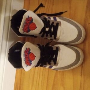 PRE OWNED adidas new york knicks Sneakers mens size 11